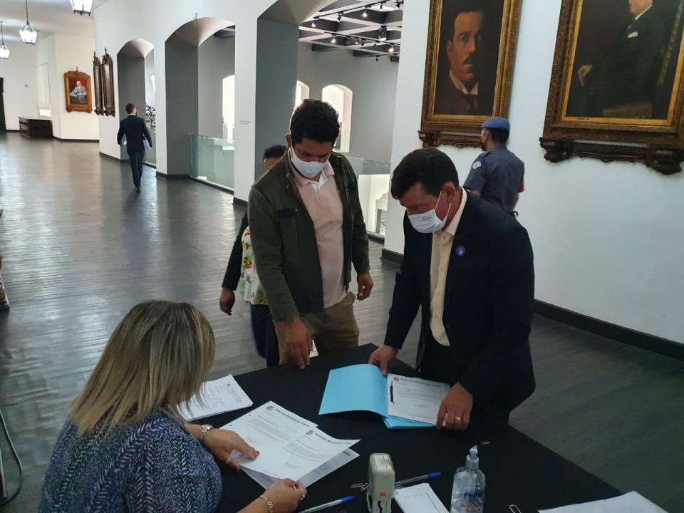 Foto 7 de 10 — Vereadores e prefeito de Trabiju buscam recursos junto ao governo estadual